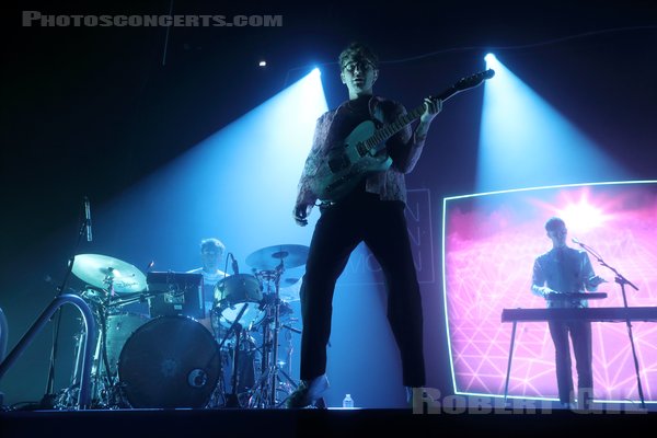 GLASS ANIMALS - 2022-09-07 - PARIS - Olympia - David Algernon Bayley - Joseph Seaward - Edmund Irwin-Singer 